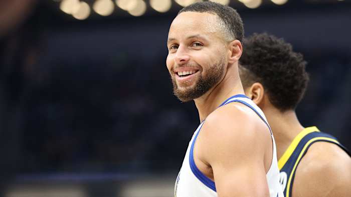 Steph-Curry-Smile-1-e1640224426281